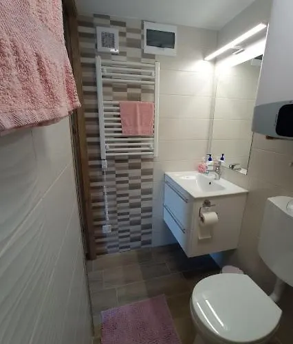 דירה Kekhaz Vendeghaz